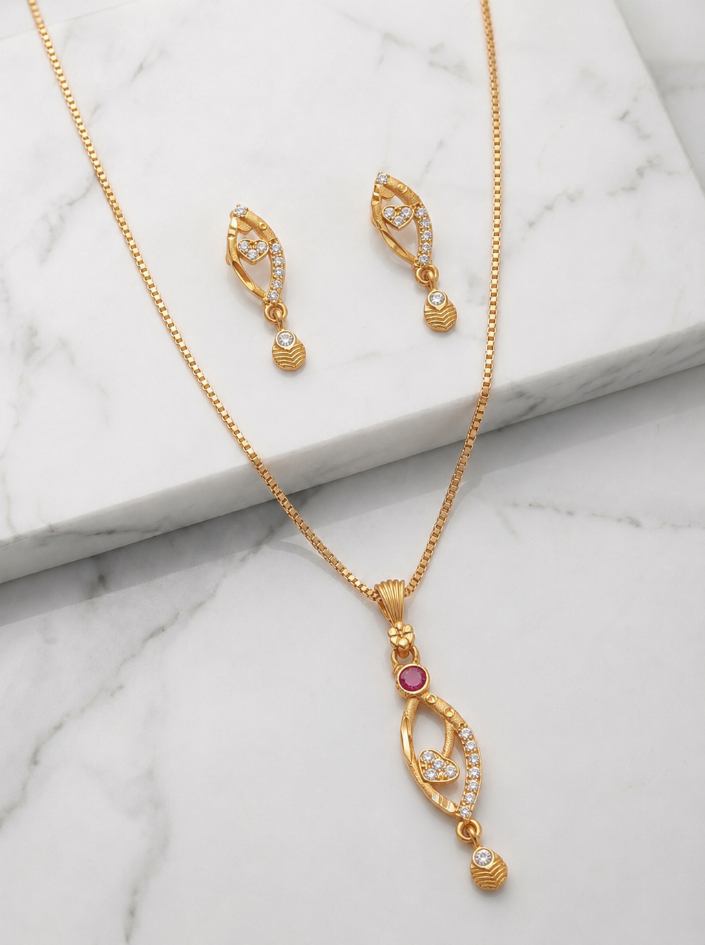 Leaf Shape Heart Pendant Set