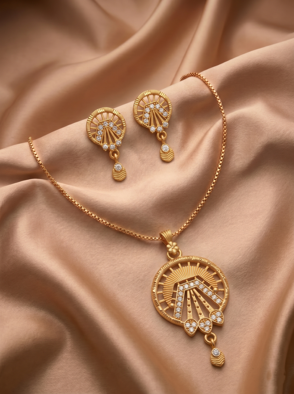 Sunburst Round AD Pendant Set