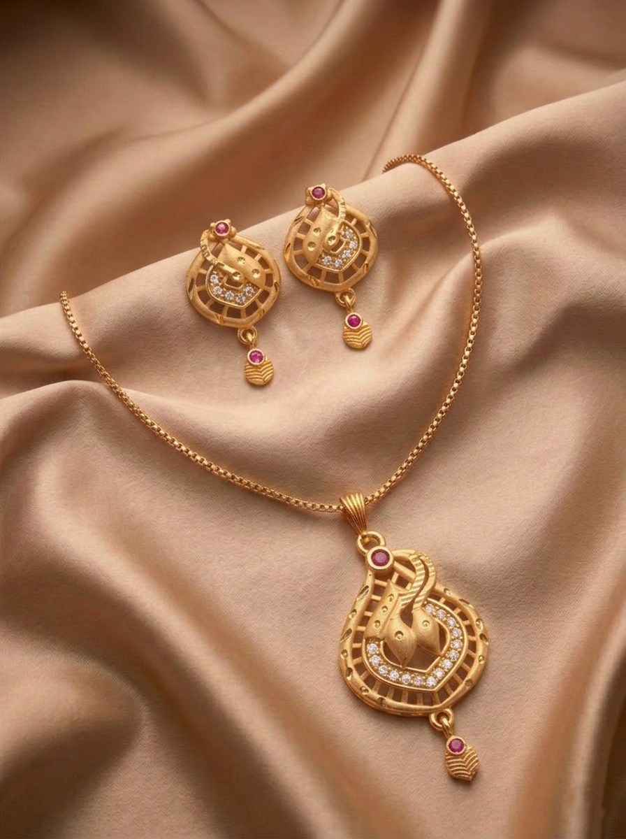Teardrop Peacock Pendant Set